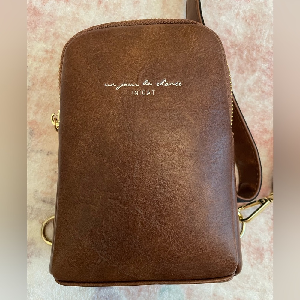 Indicate crossbody